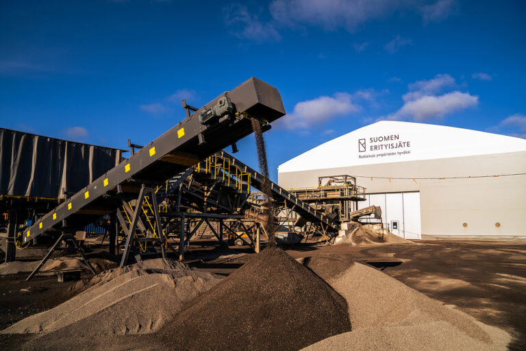 Suomen Erityisjäte aloittaa kuonankäsittelyn Materiaalikeskus KILKEssä