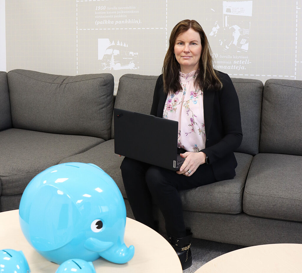 Haastattelimme Länsi-Uudenmaan Säästöpankin henkilöasiakkuuspäällikkö Anna Mäenpäätä