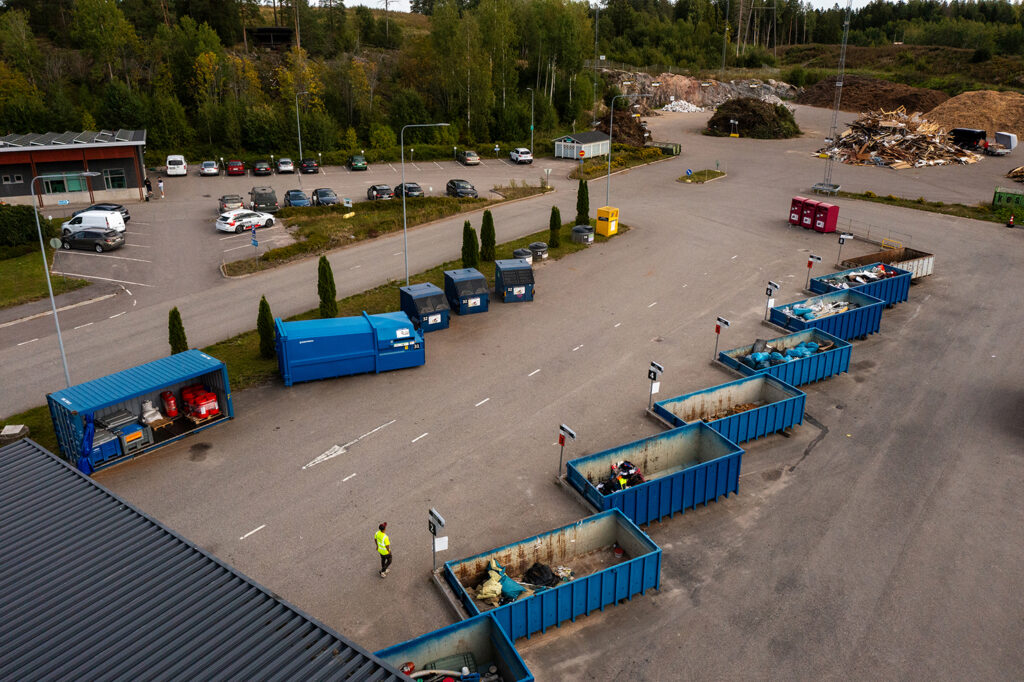 Kesäkausi tuo muutoksia jäteasemille