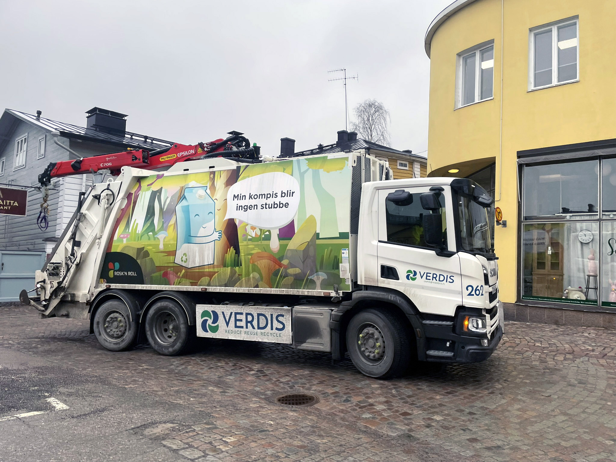 Pääsiäinen vaikuttaa jäteastioiden tyhjennysaikatauluihin. Myös jäteasemilla palvellaan pääisäisaikatauluin.