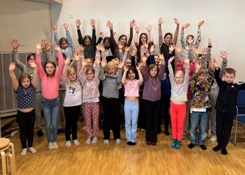 Kuva: Ojusirkut ja Lartina kuoroharjoituksissa. Kuva: Pauliina Kallio