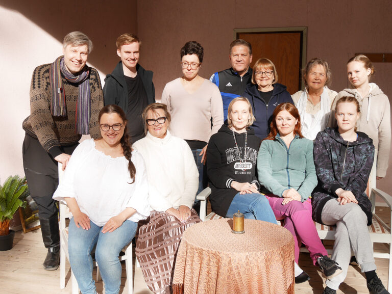 Takarivissä vasemmalta:Markku Oksanen, Esko Himmanen, Laura Leino, Juha Kiljunen, Terhi Höylä-Koskinen, Seija Katajaoksa, Hilla Glan Eturivissä vasemmalta: Anna Rimpinen, Kati Petersen, Anita Meurman, Minna Pitkonen, Kerttu Mattila