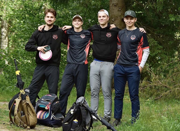 NFS:n joukkueessa pelasivat Aaro Tuomela, Oiva Päivänsalo, Joona Tuomela sekä Markus Arvela