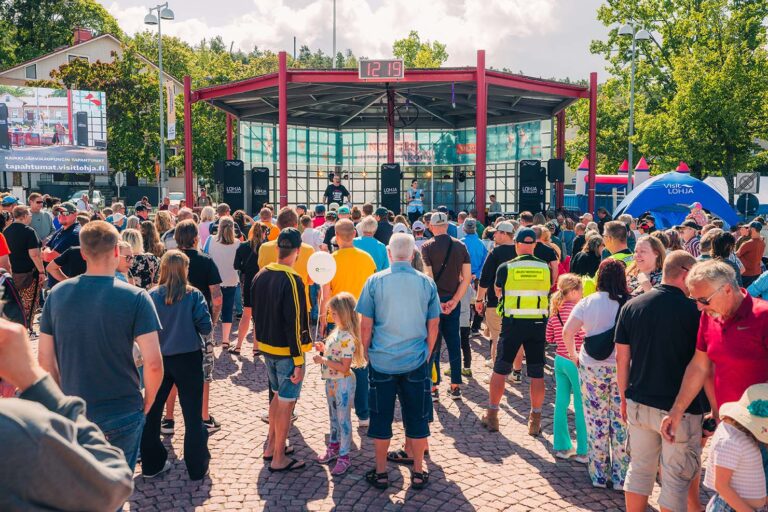 Laurinpäivän kaupunkifestivaali täyttää torin lauantaina 8.8.