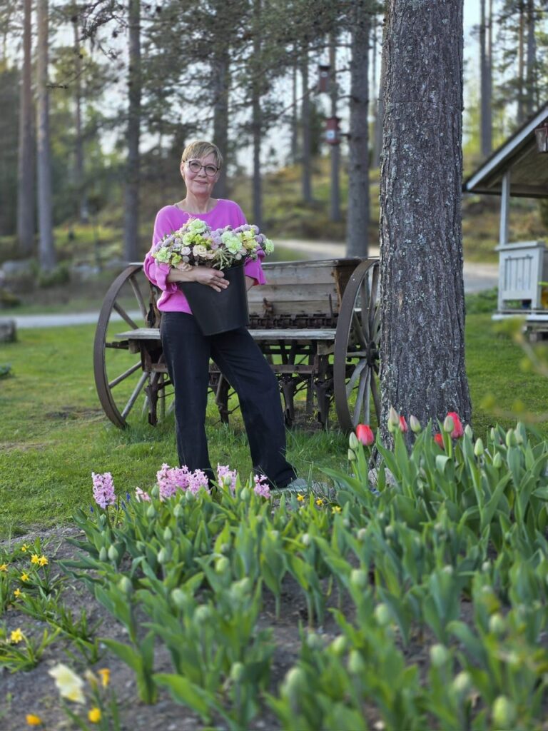 Floristimestari Sirkku Leppäkorpi Oy valittiin Lohjan ensimmäiseksi Vuoden Uusyrittäjäksi