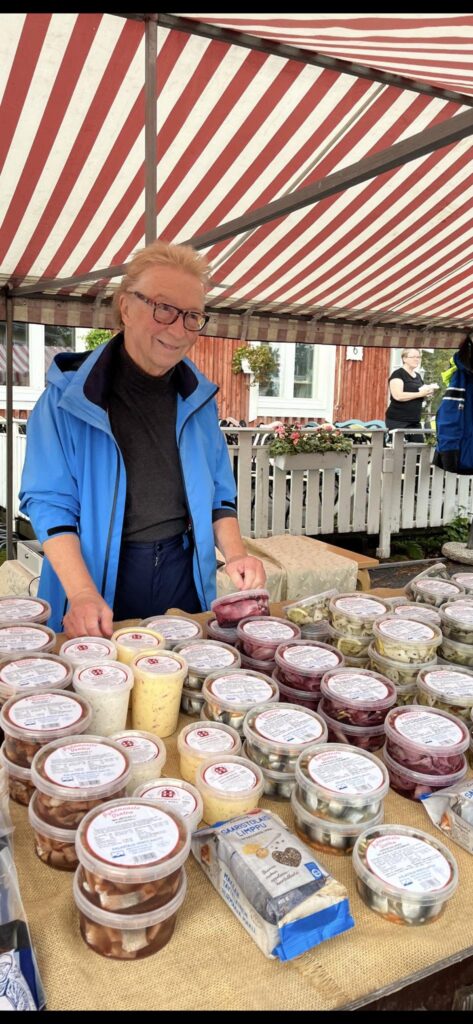 Syksyn silakkamarkkinat tuovat meren maut Degerby Deliin